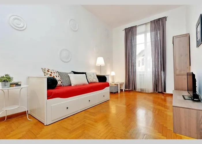 Trastevere For Family & Friends With Separate Living - Ac & Wifi * Rom